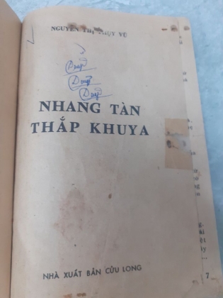 NHAN TÀN THẮP KHUYA