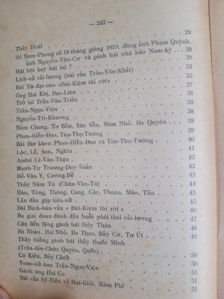 HỒI KÝ 50 NĂM MÊ HÁT