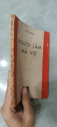 NGƯỜI LÀM MẢ VỢ 