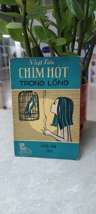 CHIM HÓT TRONG LỒNG