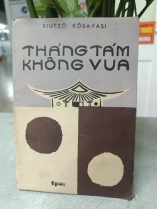 THÁNG TÁM KHÔNG VUA