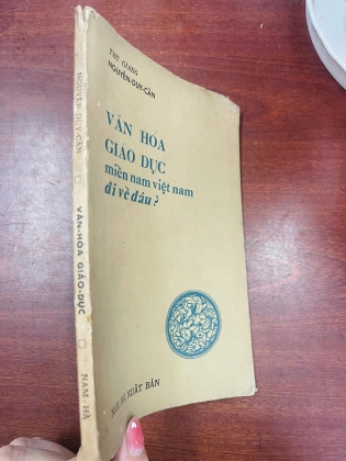 Văn hoá giáo dục miền Nam Việt đi về đâu? 