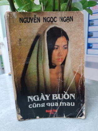 NGÀY BUỒN CŨNG QUA MAU