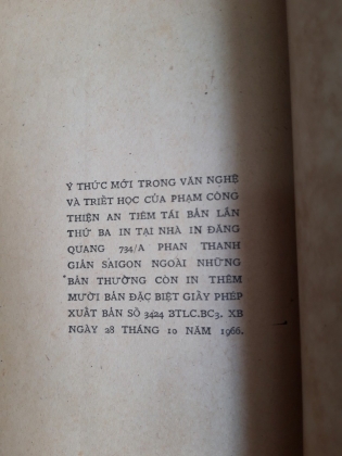 Ý THỨC MỚI TRONG VĂN NGHỆ VÀ TRIẾT HỌC 