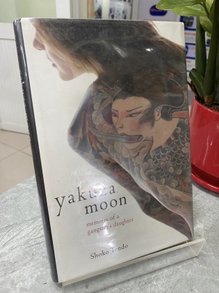 YAKUZA MOON