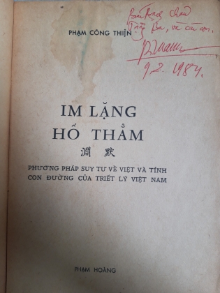 IM LẶNG HỐ THẲM 