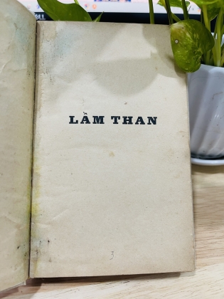 LẦM THAN 