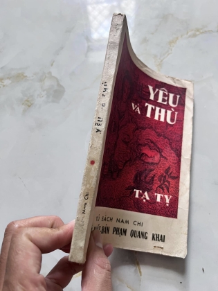 yêu và thù - tạ tỵ