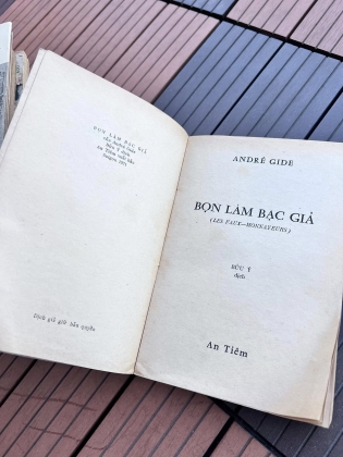 BỌN LÀM BẠC GIẢ - André Gide