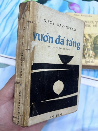 VƯỜN ĐÁ TẢNG - Nikos Kazantzaki (BỬU Ý dịch)